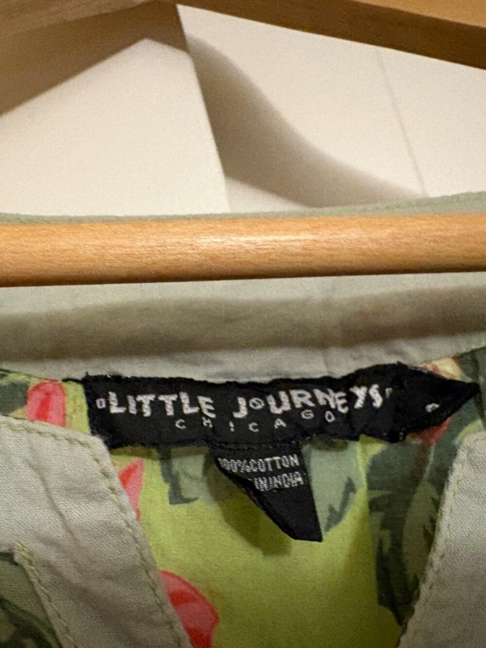 Little Journeys Chicago Floral Print Blouse Small Green Pink V Neck 100% Cotton - Picture 2 of 3